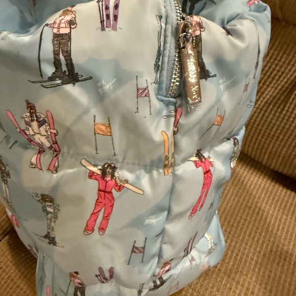 Betsey Johnson ski tote purse with neck pillow (new with tag) - Picture 4 of 6